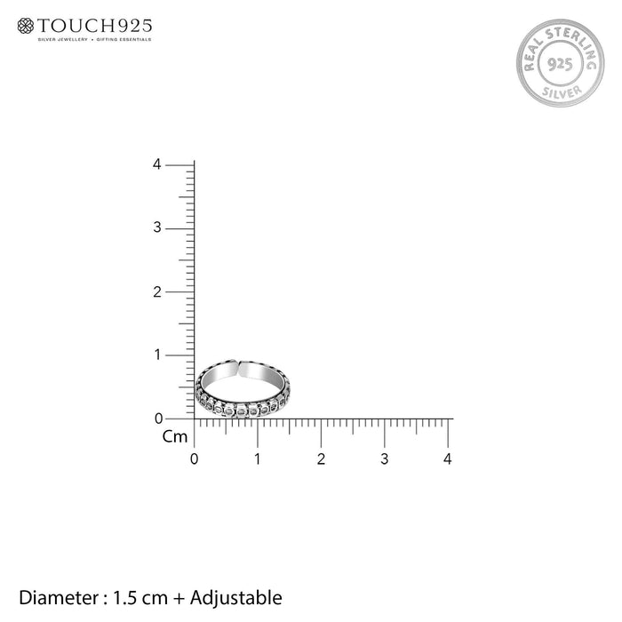 Circular Harmony Oxidized Toe Ring