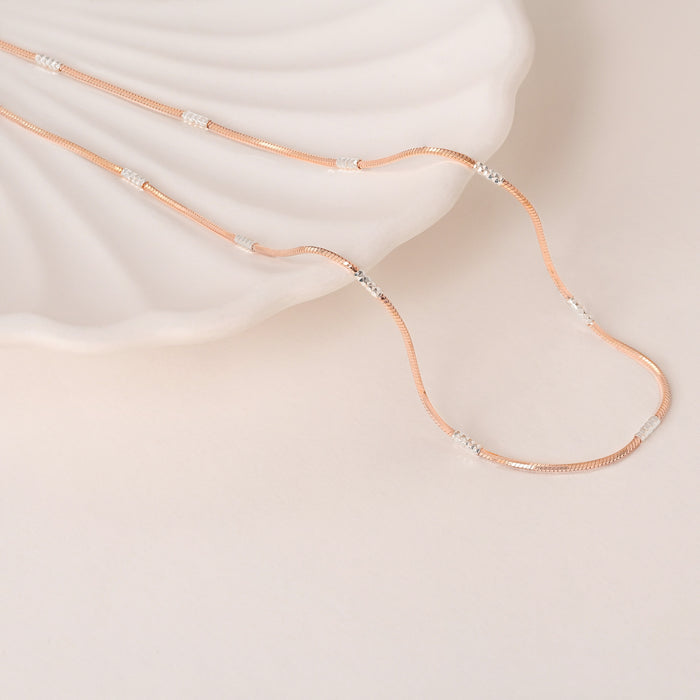 Dual-Tone Sleek Chain