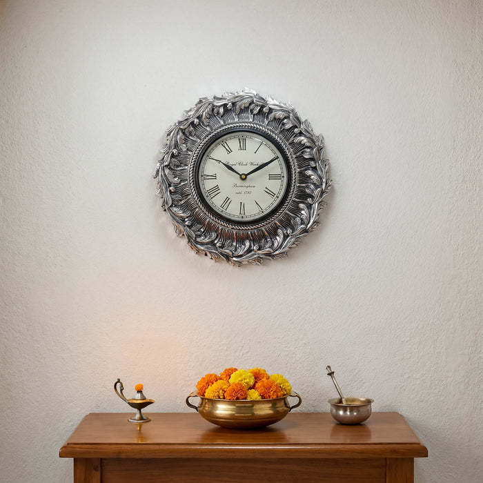 Feathered Leaf 999 Silver Circular Wall Clock