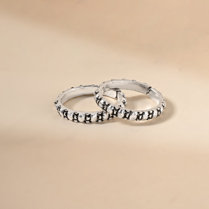 silver toe rings