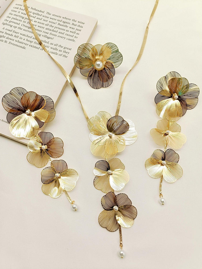 Sidhi White Western Necklace Set