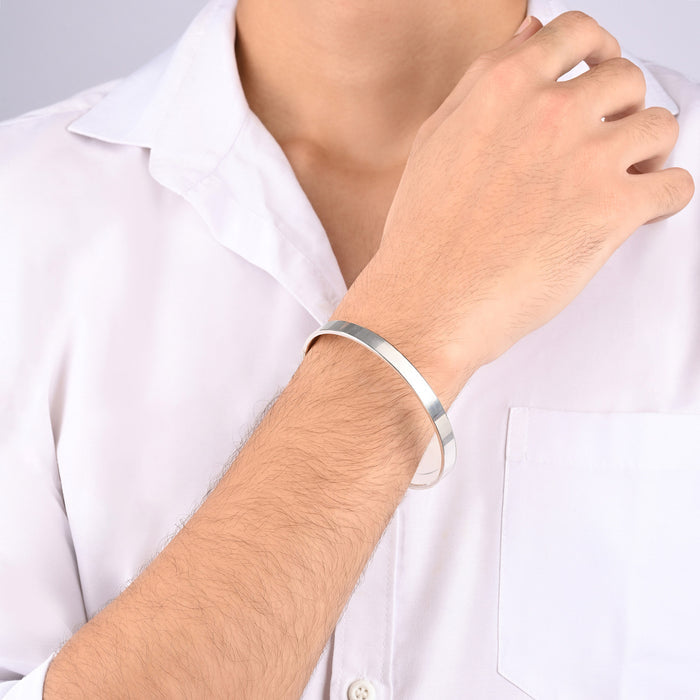 Sleek Men’s Silver Kada